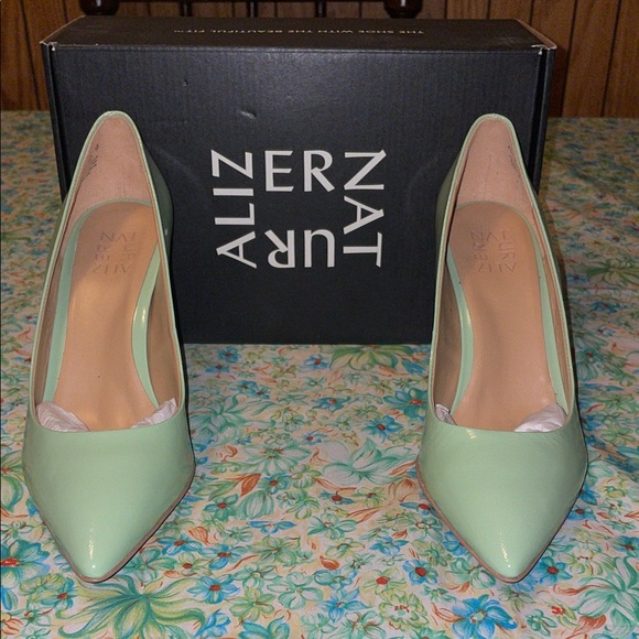 Mint green naturalizer pointy toe heels (8.5)(new) - Picture 1 of 7